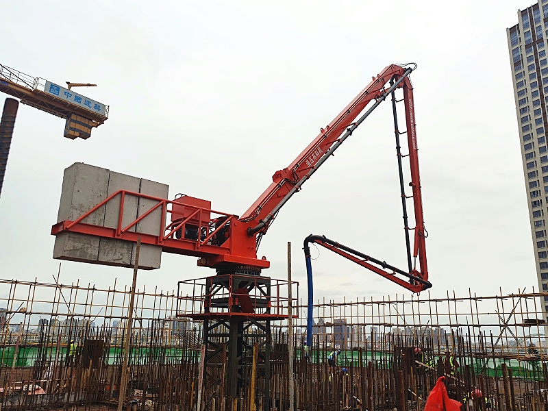 電梯井內(nèi)爬式液壓布料機